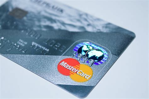 how to be smart with credit cards|credit cards with no annual fee and no interest.